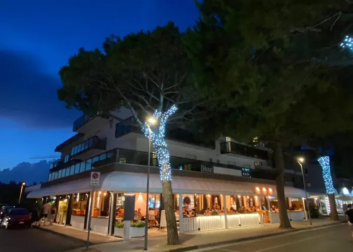 La Maison Hotel